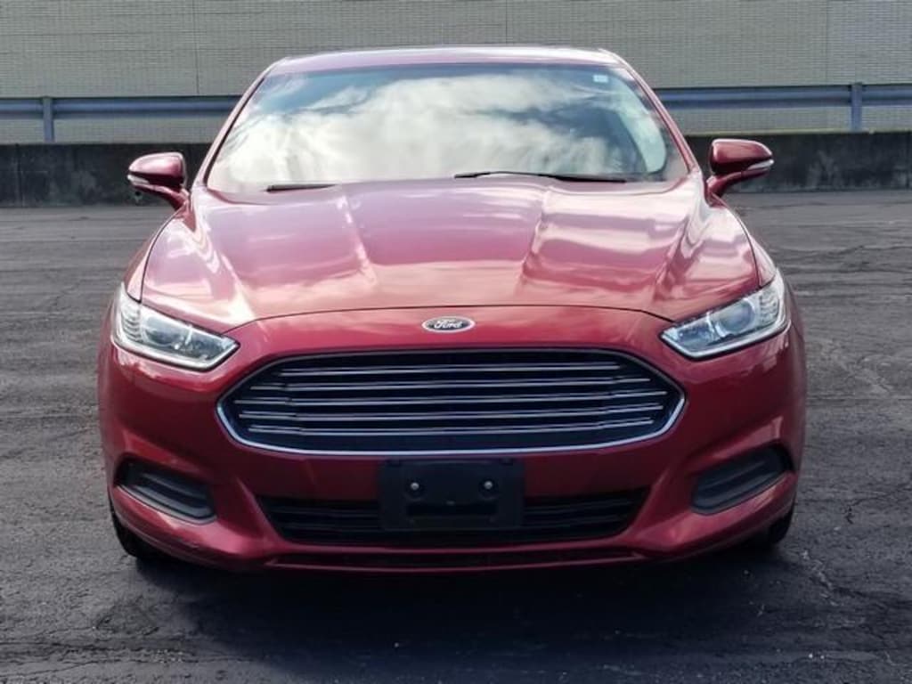 Used 2014 Ford Fusion SE Sedan