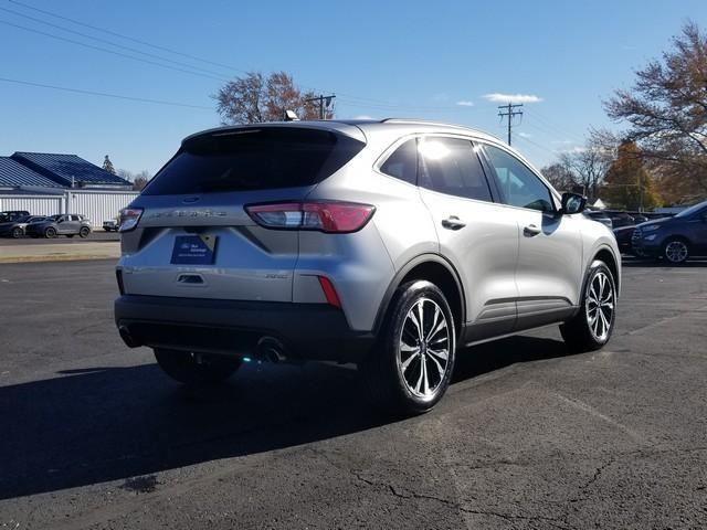 2022 Ford Escape SE photo 2