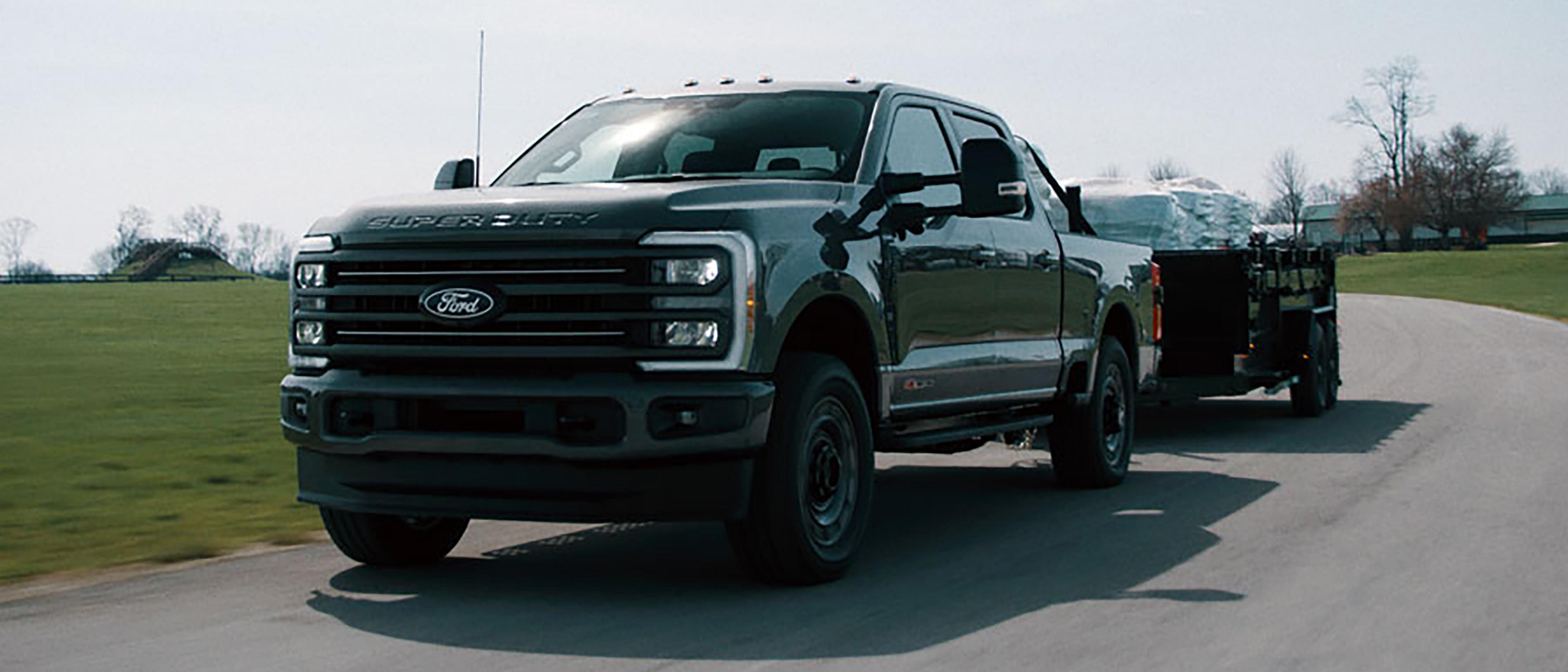 27_FRD_FPR_69541_f350_xlt_carhrt_crgr_desktop.jpeg