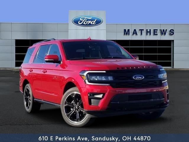 2022 Ford Expedition Limited's photo