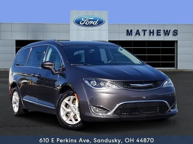 2017 Chrysler Pacifica Touring-L Plus