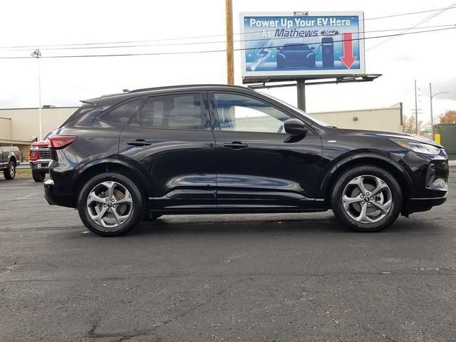 2023 Ford Escape ST-Line photo 4