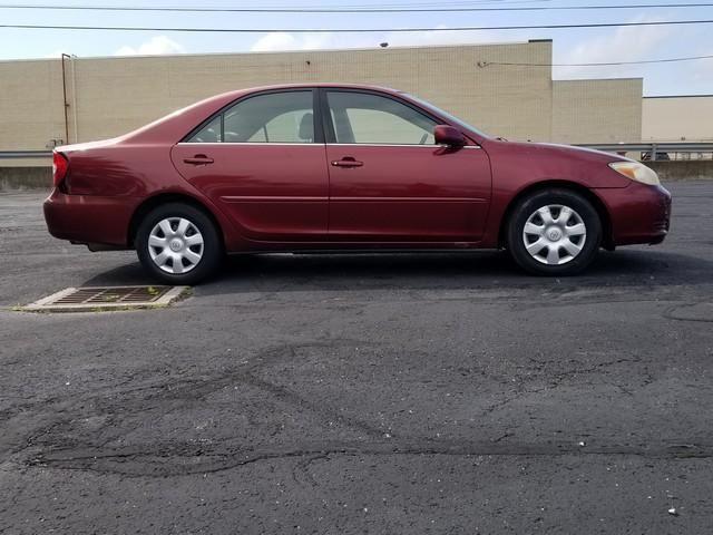 2004 Toyota Camry LE photo 4
