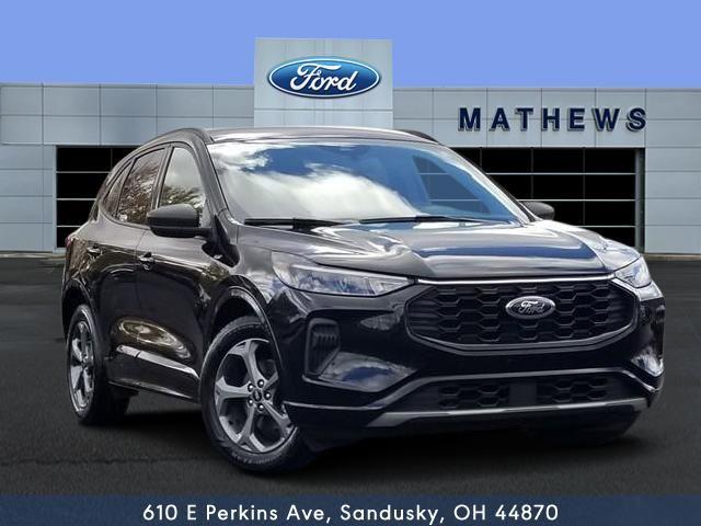 2023 Ford Escape ST-Line's photo