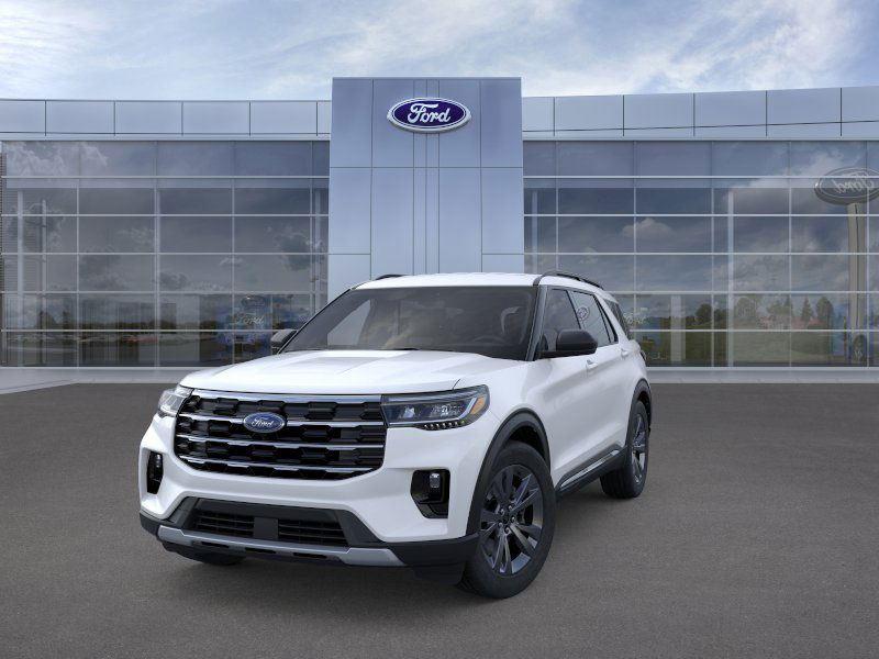 2025 Ford Explorer photo 2