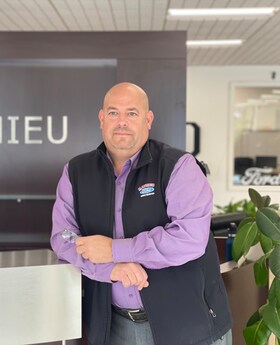 Staff member Sean Higgins from ID_259d8bb39944