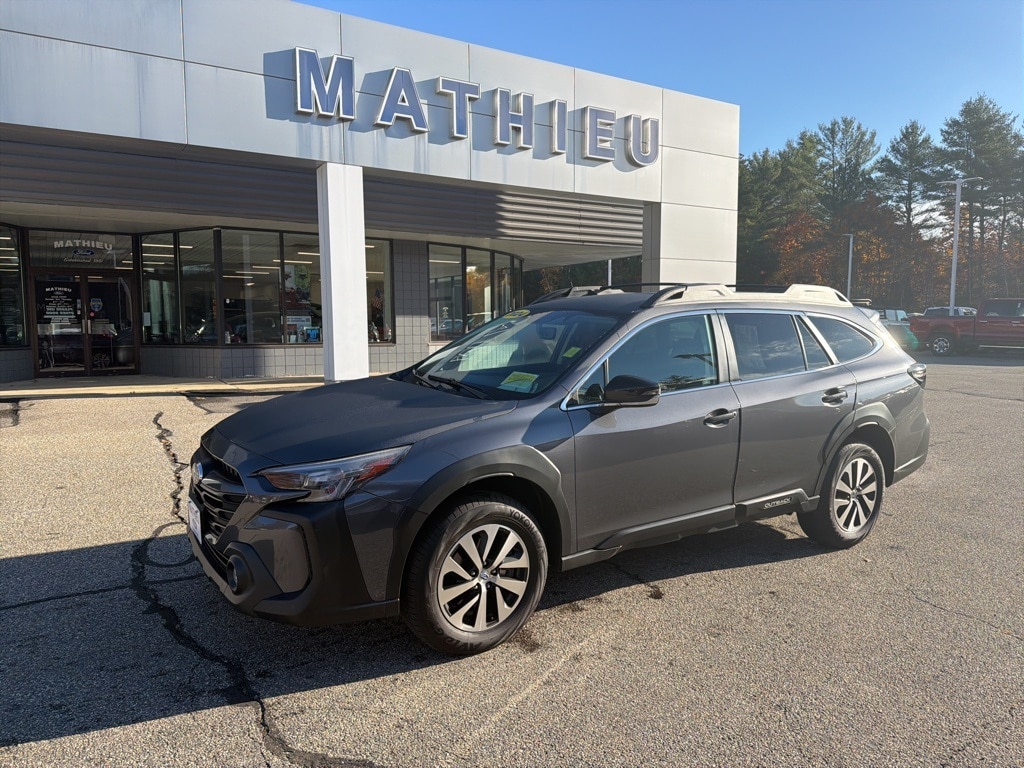 2024 Subaru Outback Premium's photo