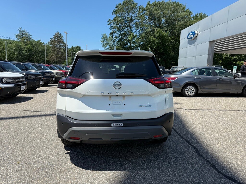 2022 Nissan Rogue SV photo 3