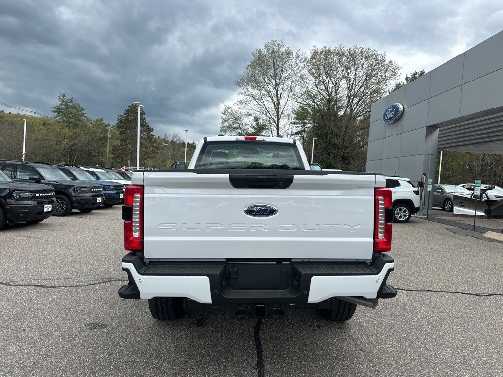 2025 Ford F-350 XL photo 4