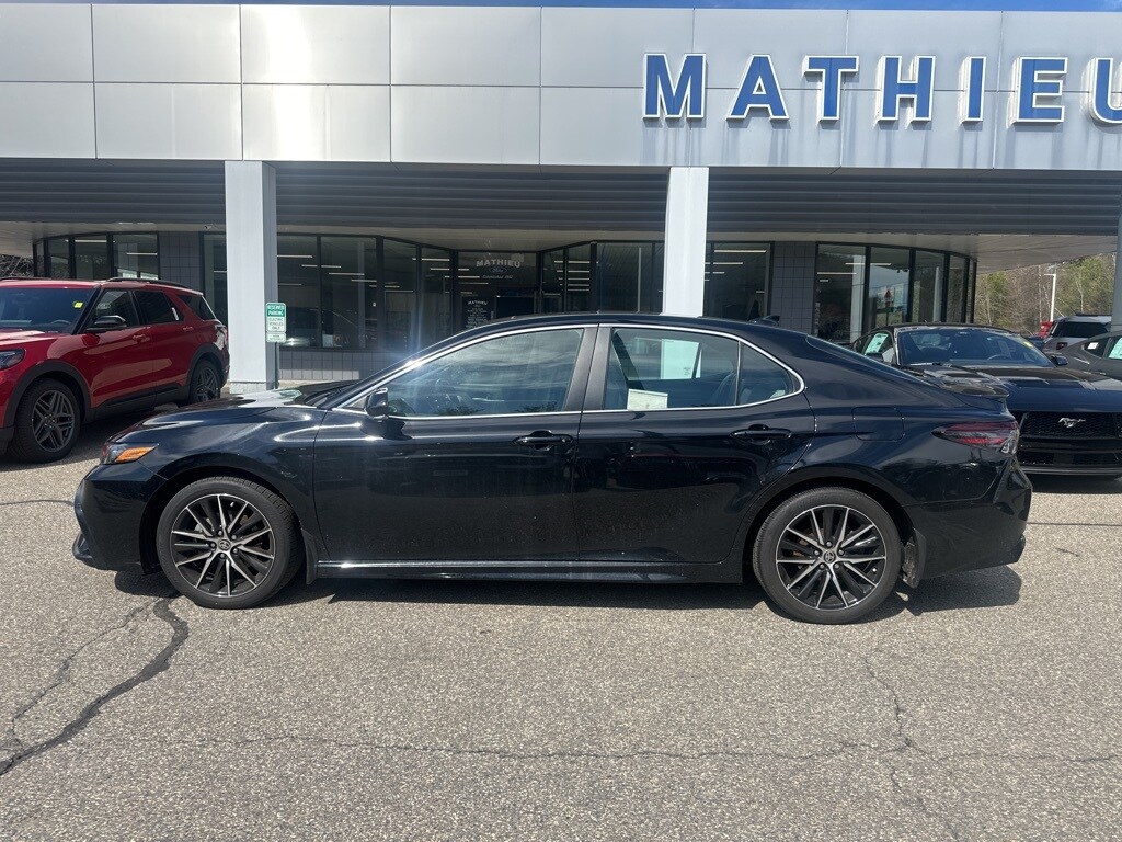 Used 2024 Toyota Camry SE with VIN 4T1T11BK3RU112985 for sale in Winchendon, MA