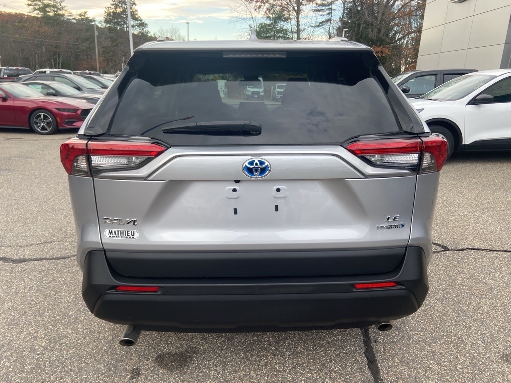 2022 Toyota RAV4 Hybrid LE photo 4