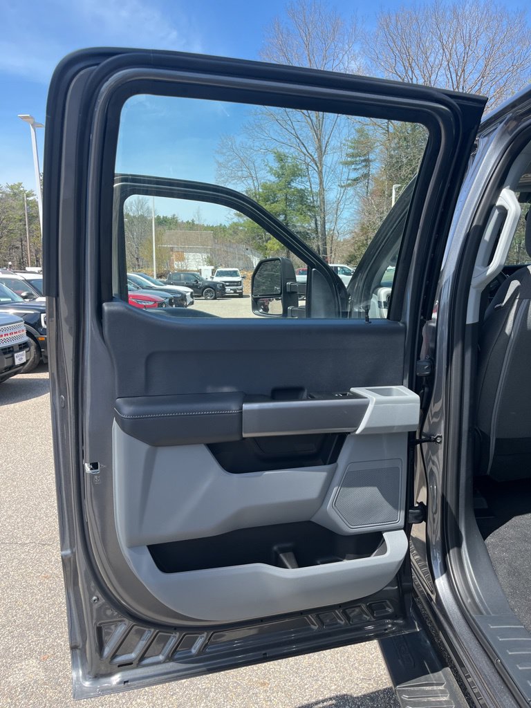 2026 Ford F-350 Super Duty XL - Photo 16