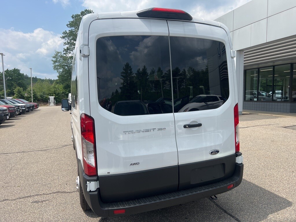 2024 Ford Transit photo 3
