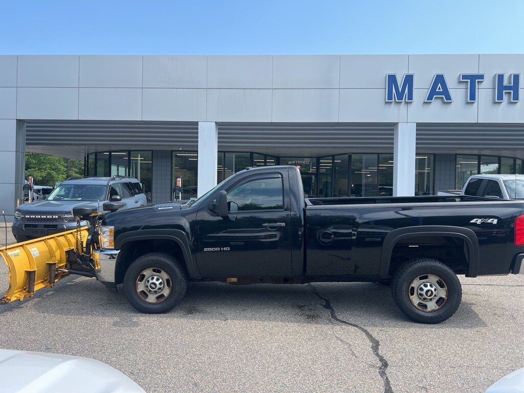 2013 Chevrolet Silverado 2500HD Work Truck photo 2