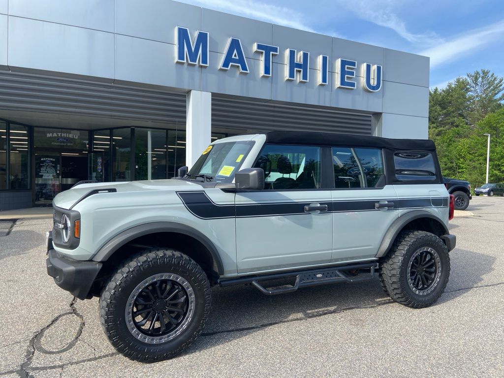 2023 Ford Bronco Base 4x4's photo