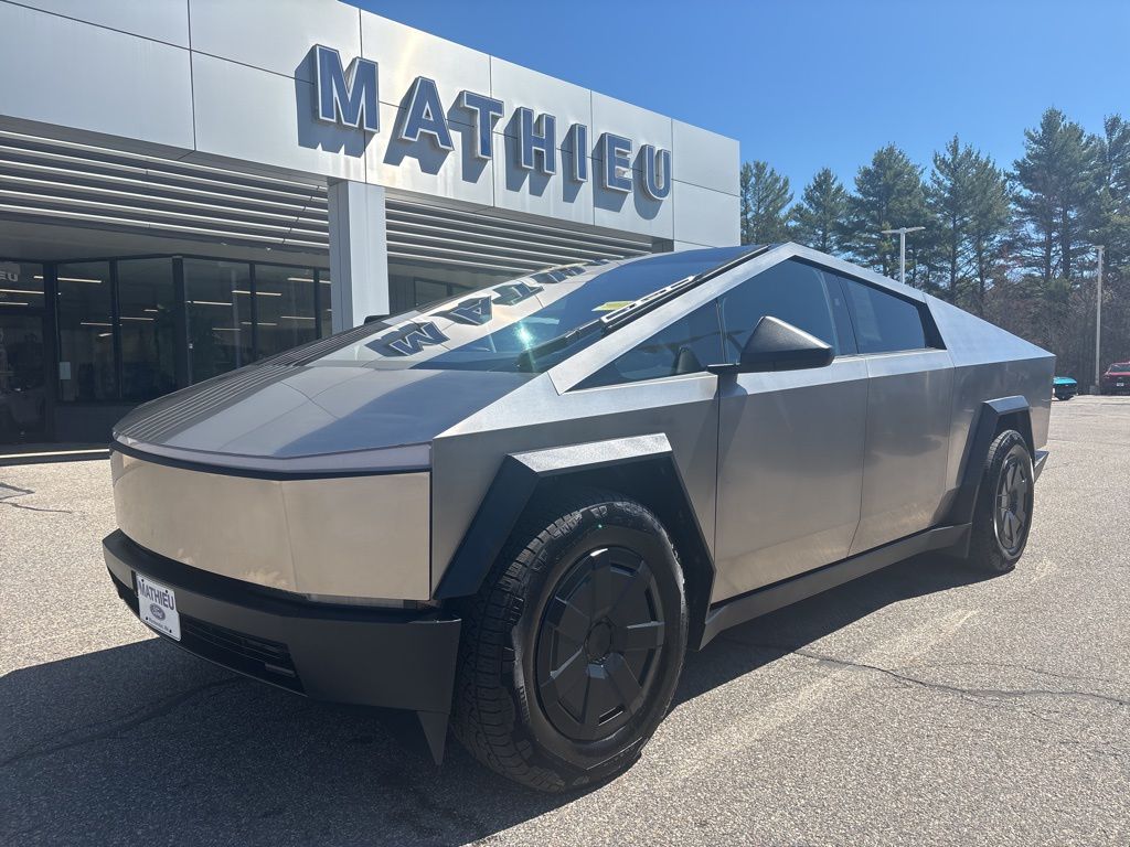 2025 Tesla Cybertruck Cyberbeast's photo
