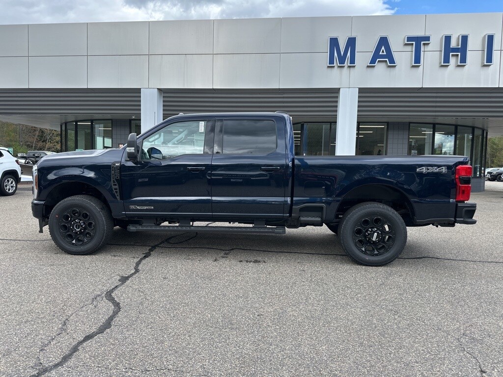 2025 Ford F-250 XLT photo 2