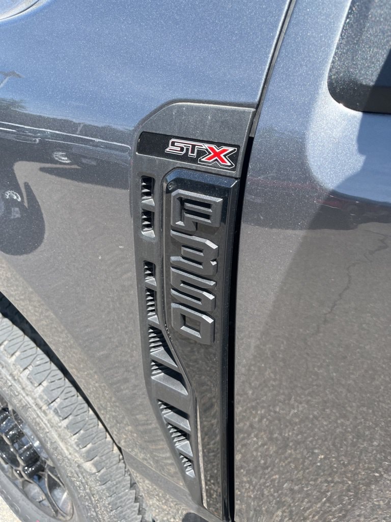 2026 Ford F-350 Super Duty XL - Photo 9