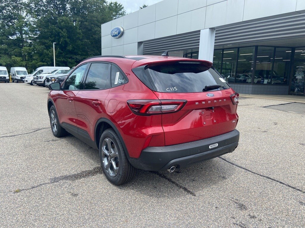 2025 Ford Escape ST-Line photo 3