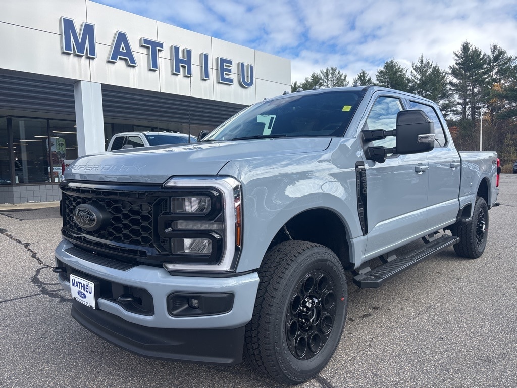 2026 Ford F-350 Super Duty Lariat's photo