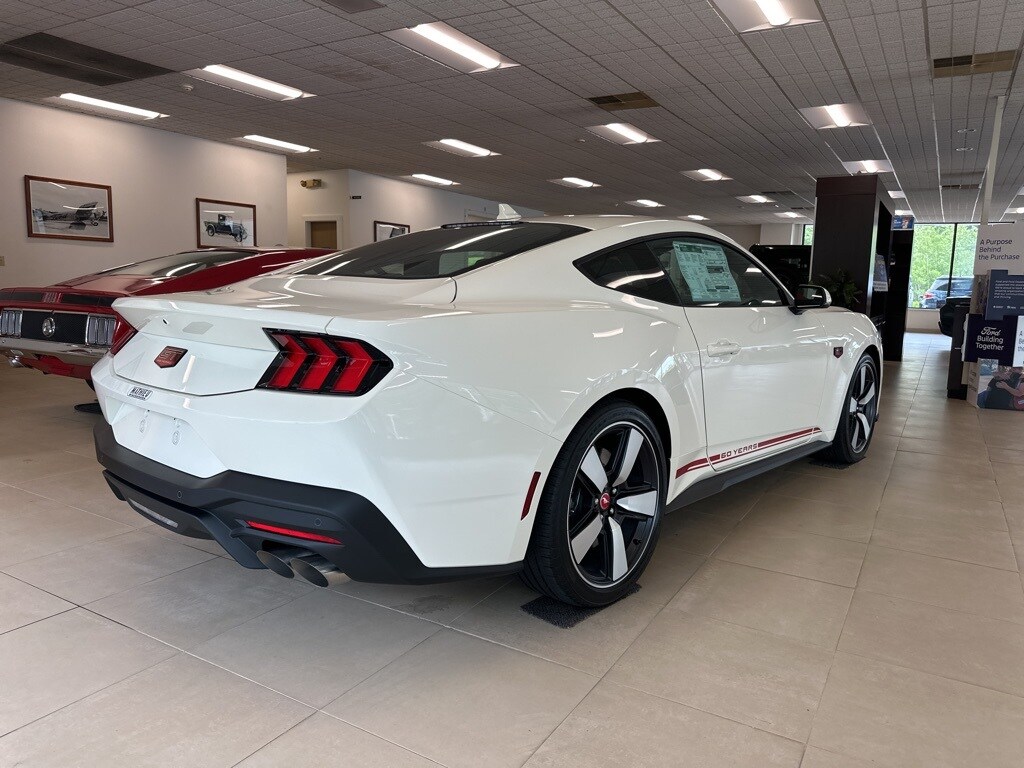 2025 Ford Mustang GT Premium photo 3