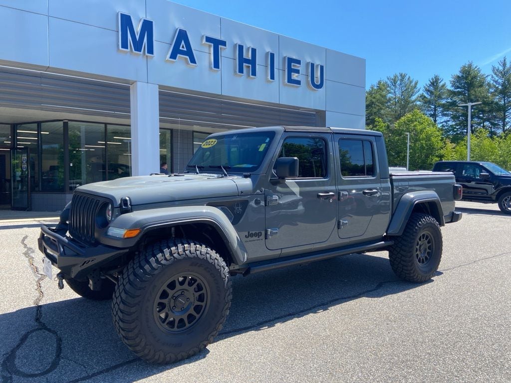 2023 Jeep Gladiator Sport S's photo