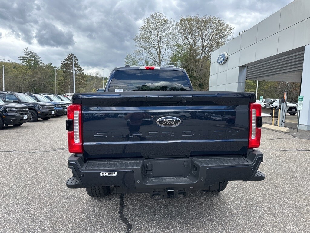 2025 Ford F-250 XLT photo 4