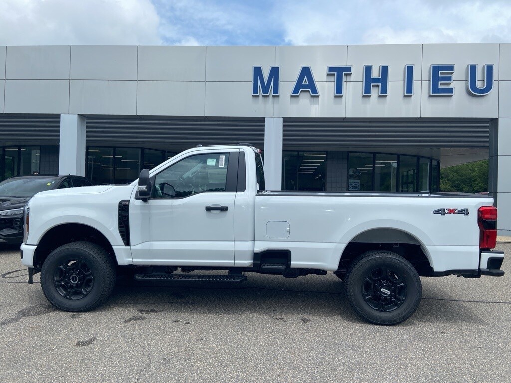 2025 Ford F-250 XL photo 2