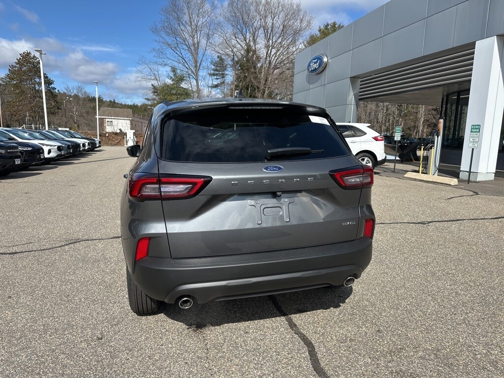 2025 Ford Escape ST-Line photo 4