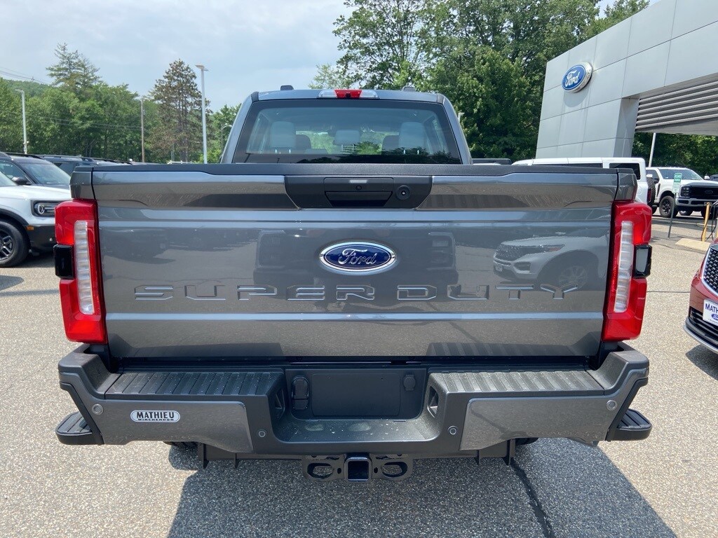2025 Ford F-350 XL photo 4