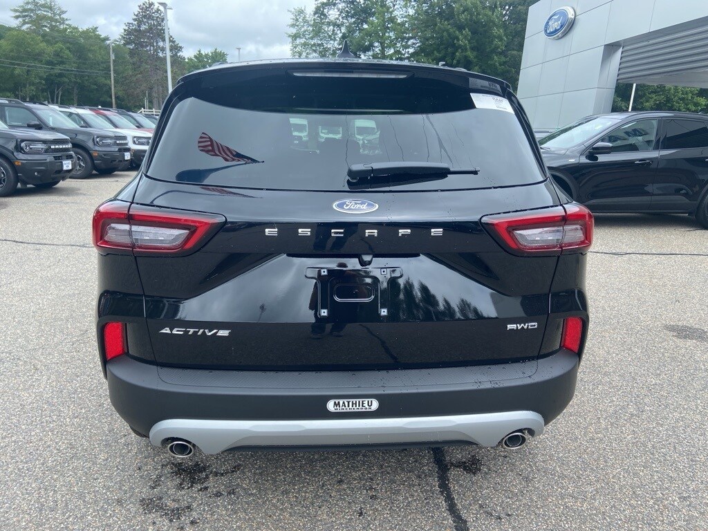 2025 Ford Escape Active photo 3