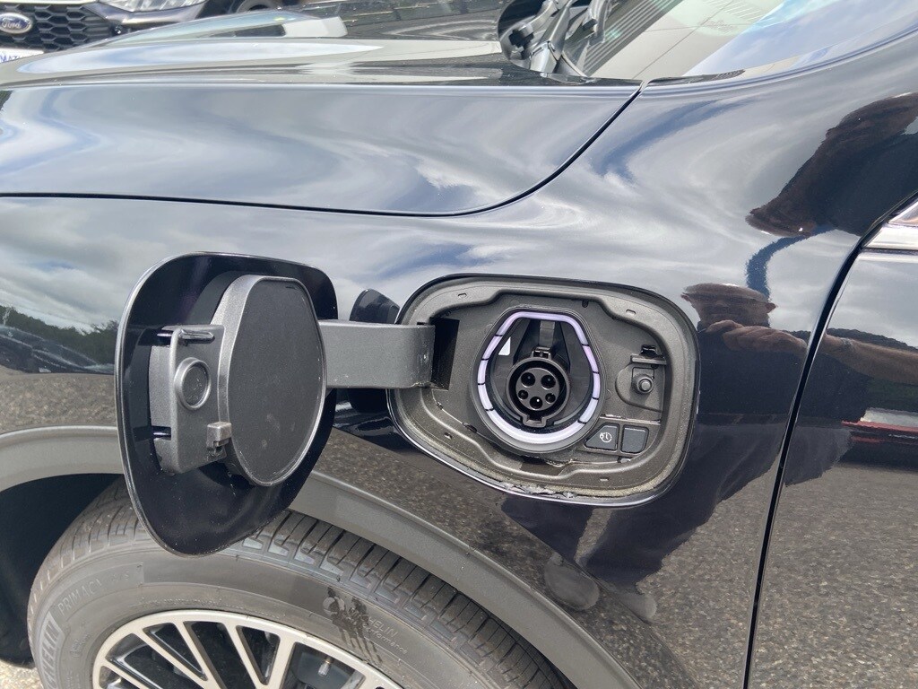 2025 Ford Escape Base photo 2