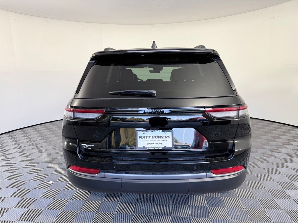 New 2027 Jeep Grand Cherokee 2 Row LAREDO 4X Sport Utility