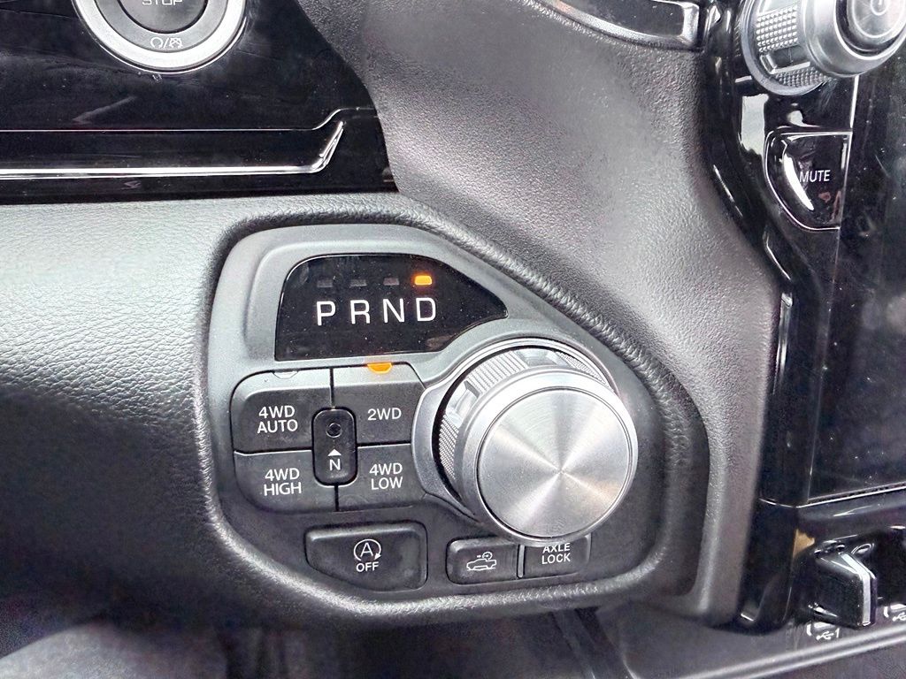 2026 RAM 1500 Laramie - Photo 17