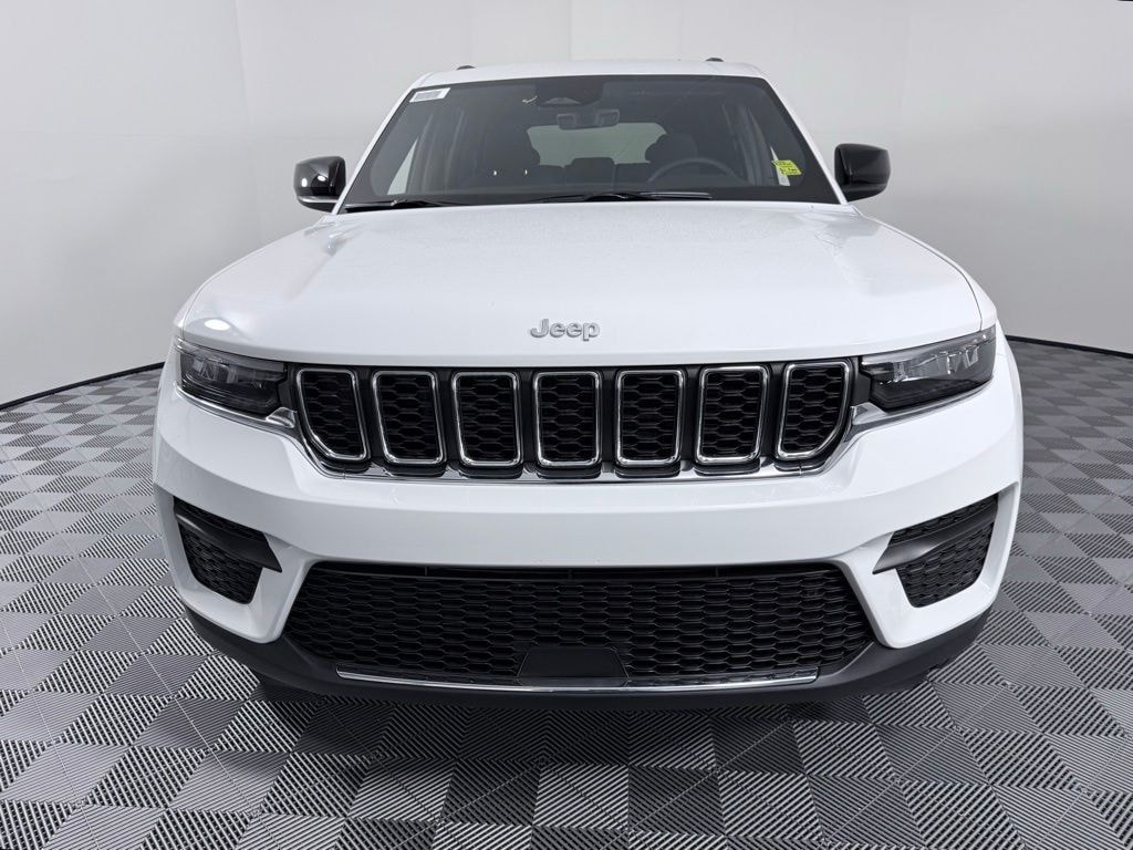 New 2025 Jeep Grand Cherokee LAREDO X 4X4 Sport Utility