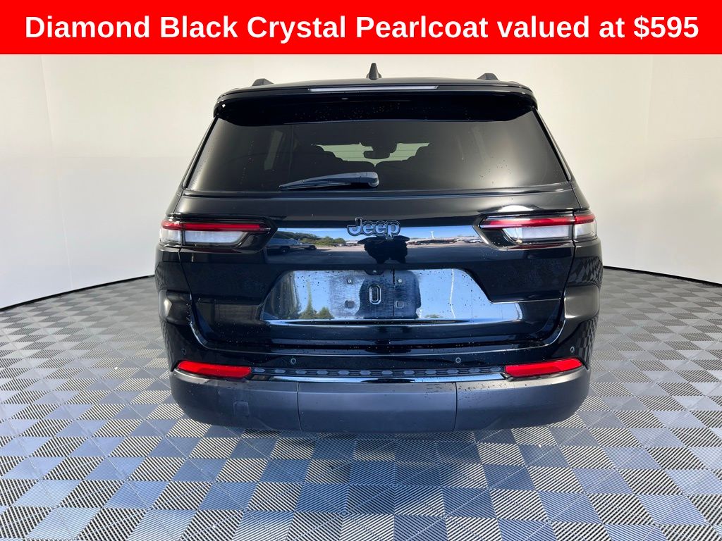 2023 Jeep Grand Cherokee Laredo photo 3