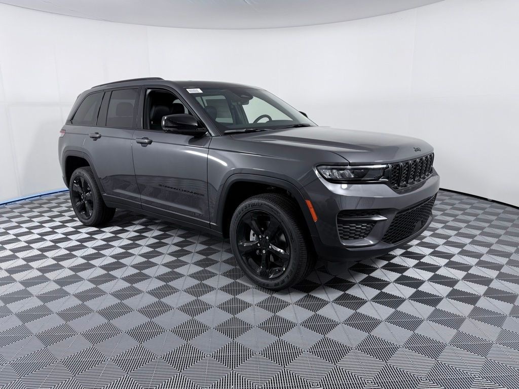 New 2025 Jeep Grand Cherokee ALTITUDE X 4X2 Sport Utility