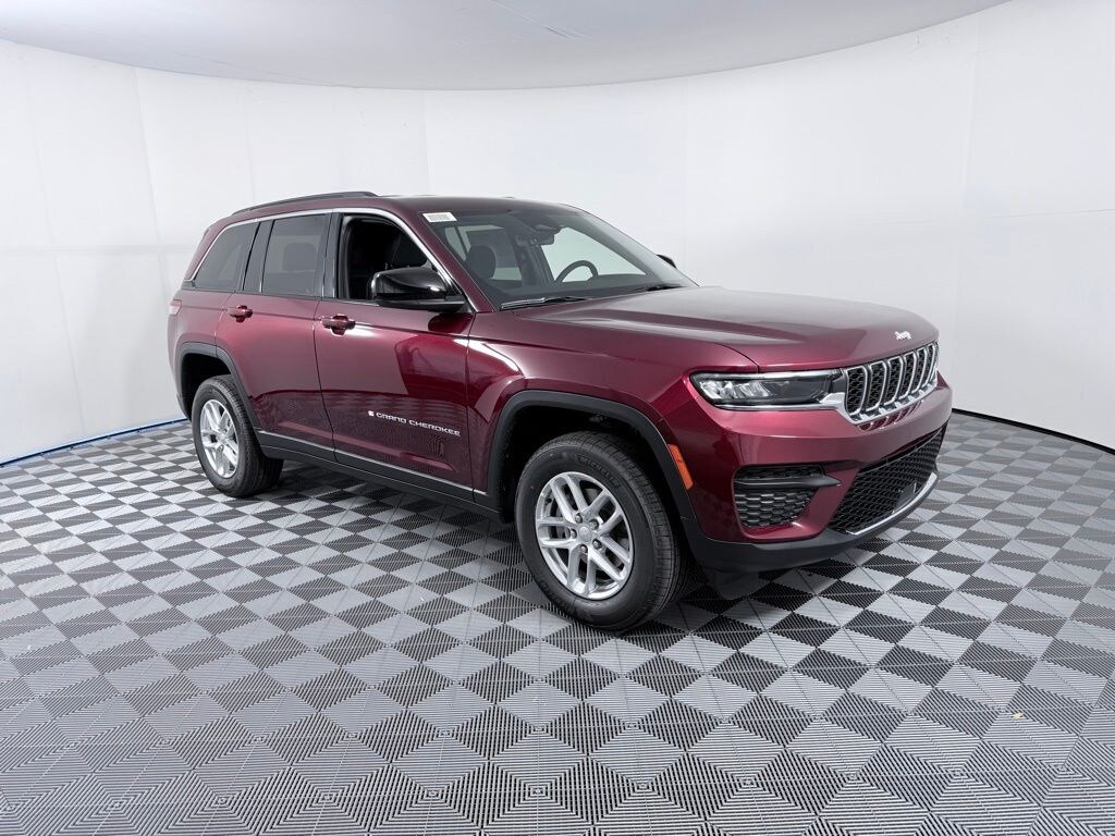 New 2026 Jeep Grand Cherokee LAREDO 4X2 Sport Utility