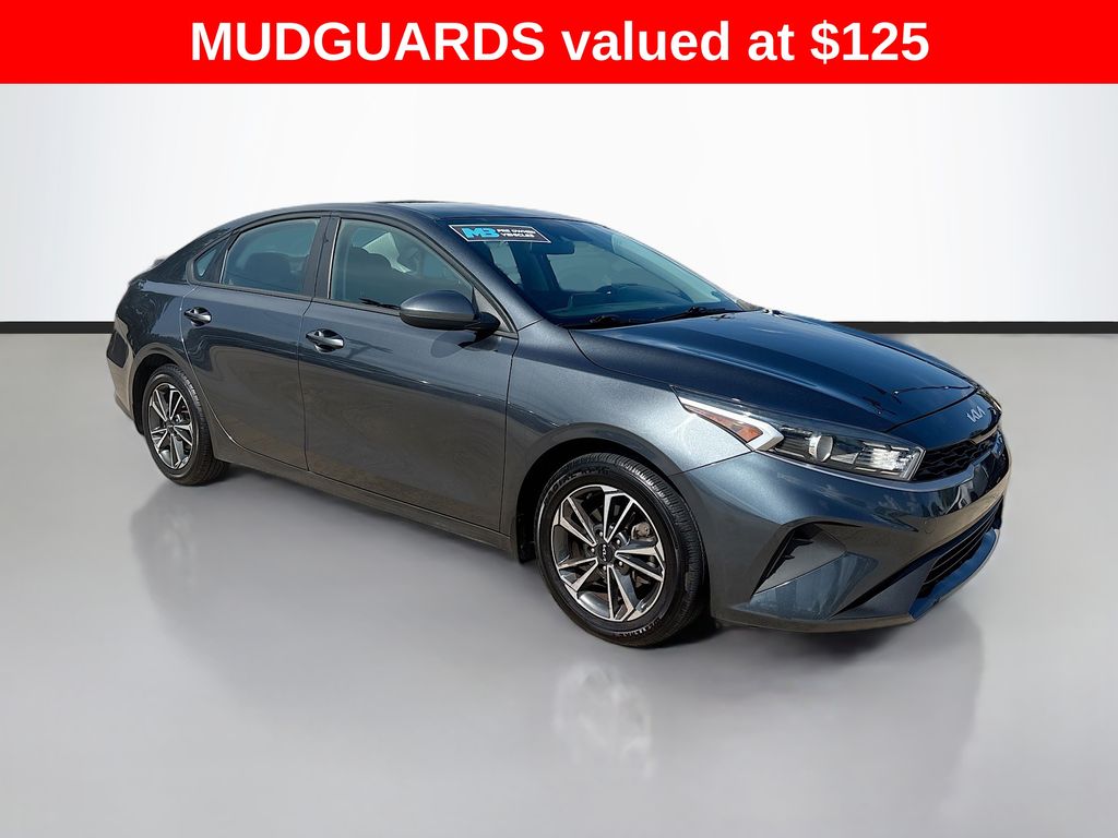 2023 Kia Forte LXS photo 3