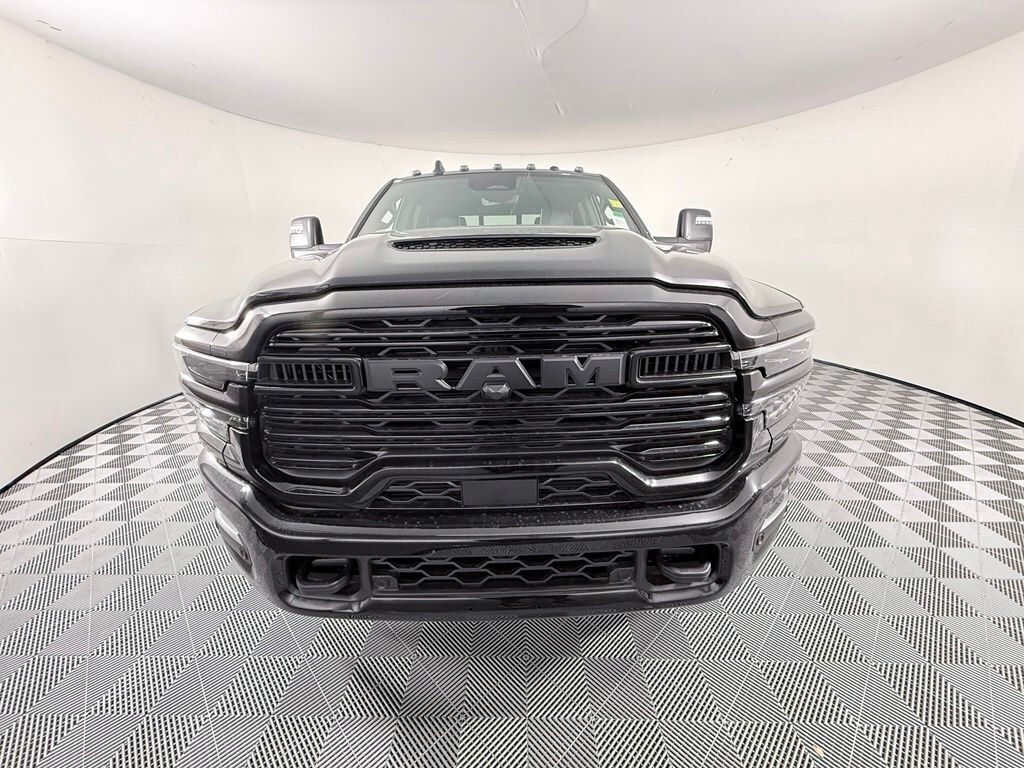 New 2026 Ram 3500 LARAMIE CREW CAB 4X4 8' BOX Pickup
