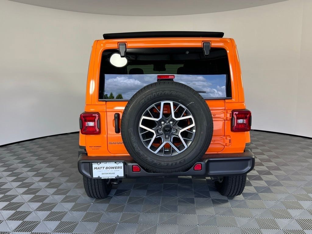 2025 Jeep Wrangler Sahara photo 4