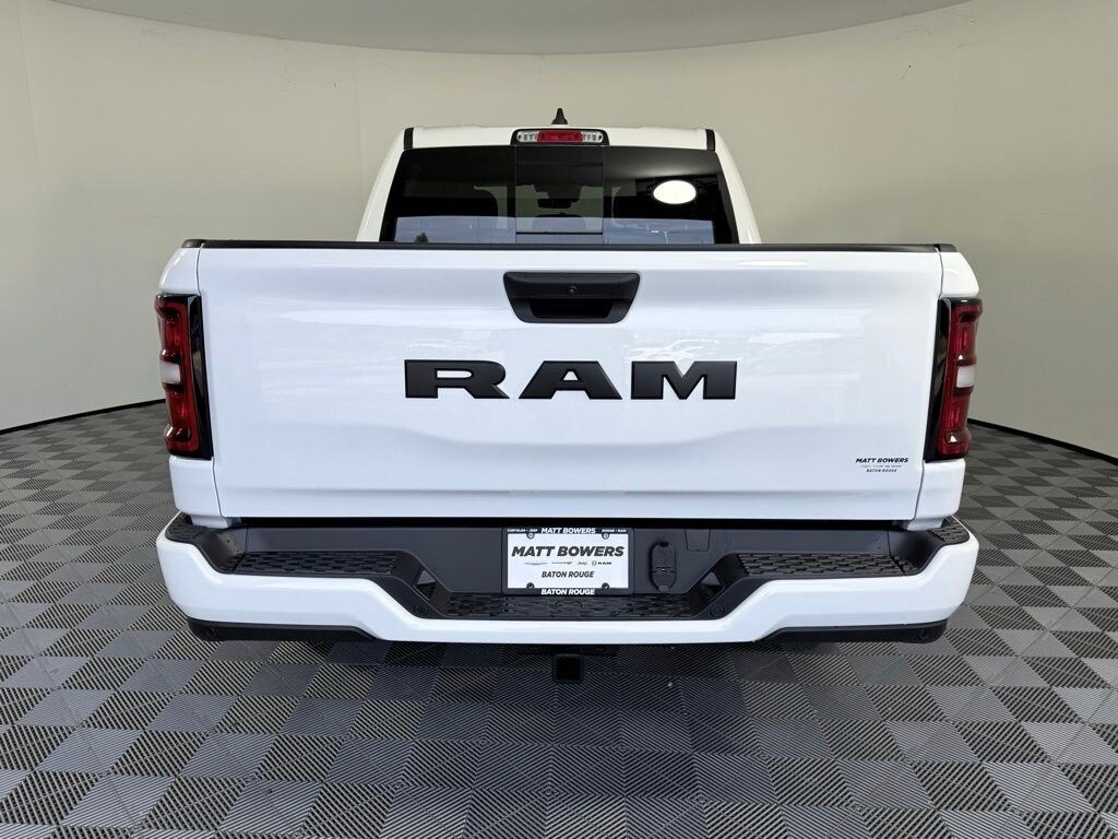 New 2026 Ram 1500 EXPRESS CREW CAB 4X2 5'7 BOX Pickup