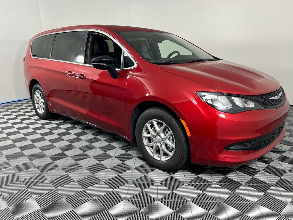 2026 Chrysler Voyager LX photo 5