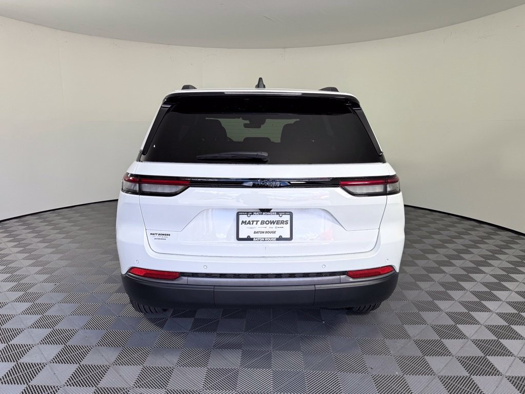New 2027 Jeep Grand Cherokee 2 Row LAREDO 4X Sport Utility