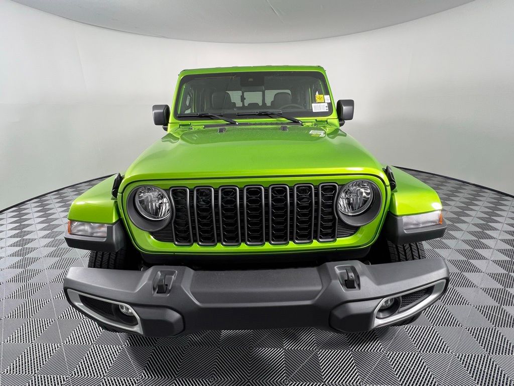 2025 Jeep Gladiator Sport S photo 3