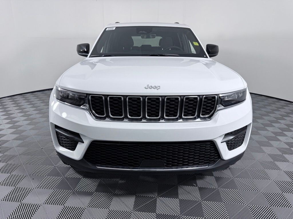 New 2026 Jeep Grand Cherokee LAREDO 4X2 Sport Utility