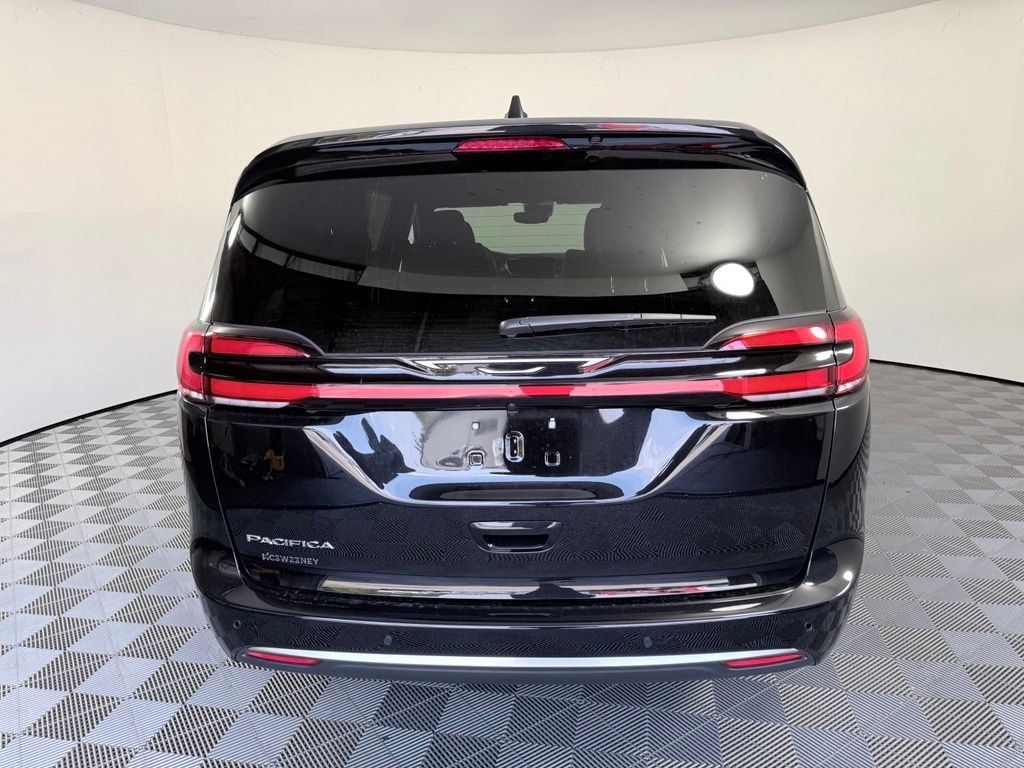 New 2027 Chrysler Pacifica SELECT Passenger Van