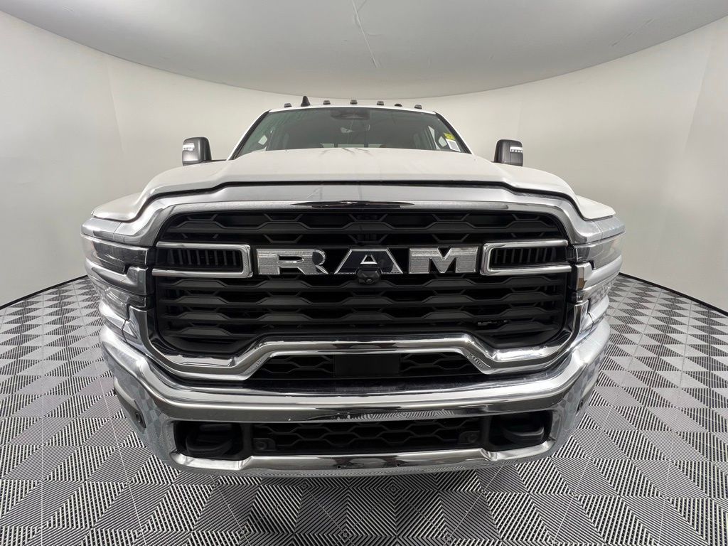 2025 Ram 3500 Tradesman photo 3
