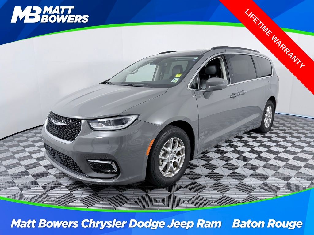 2022 Chrysler Pacifica Touring L's photo
