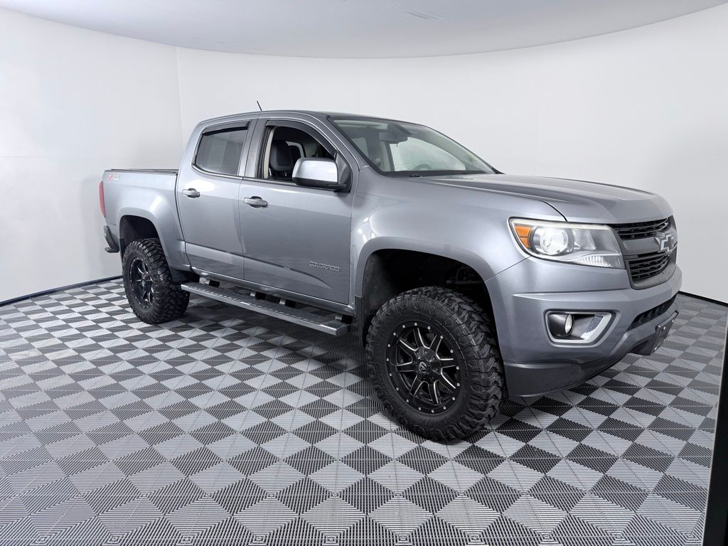 2018 Chevrolet Colorado Z71 photo 2